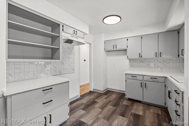 1602 Blackberry Lane, Flint, MI 48507