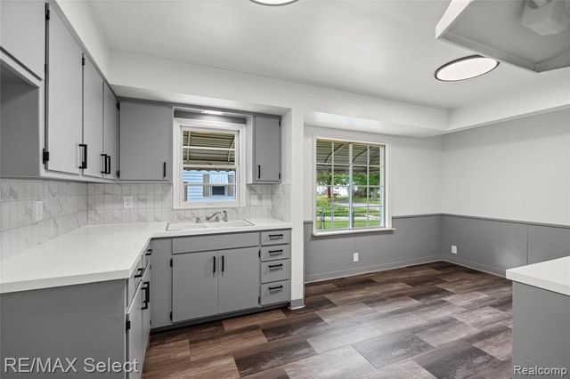 1602 Blackberry Lane, Flint, MI 48507