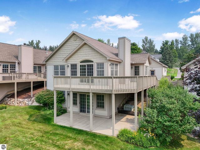 2911 E Crown Drive, Traverse City, MI 49684
