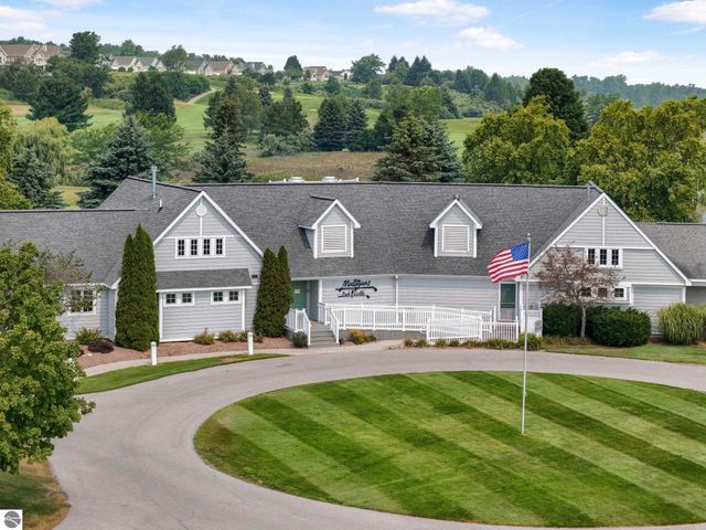 2911 E Crown Drive, Traverse City, MI 49684