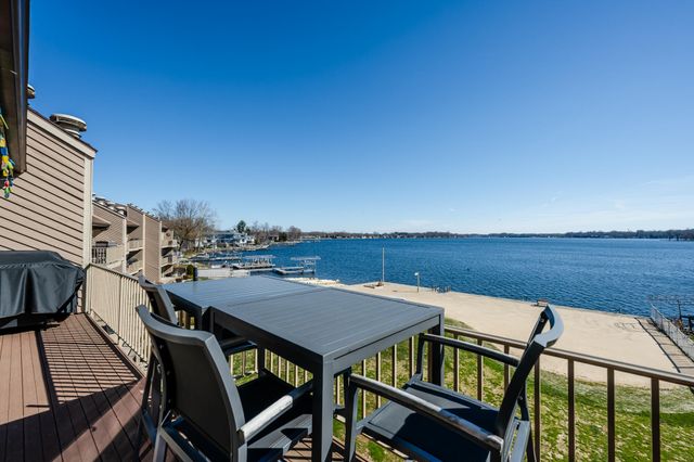 5251 Paw Paw Lake Road 16, Coloma Twp, MI 49038