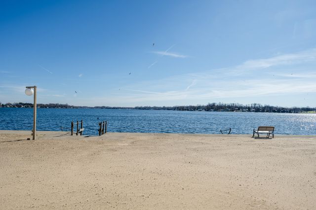 5251 Paw Paw Lake Road 16, Coloma Twp, MI 49038