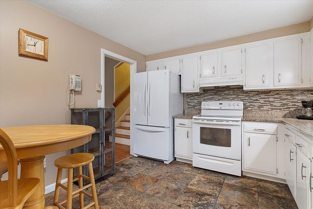 405 Cross St, Boylston, MA 01505