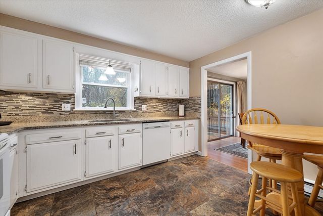 405 Cross St, Boylston, MA 01505