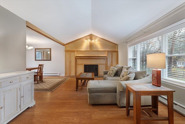 405 Cross St, Boylston, MA 01505