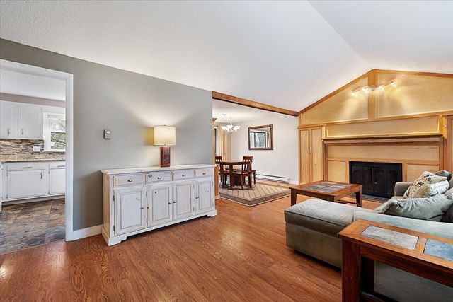 405 Cross St, Boylston, MA 01505