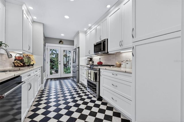 2651 3RD AVENUE N, St Petersburg, FL 33713