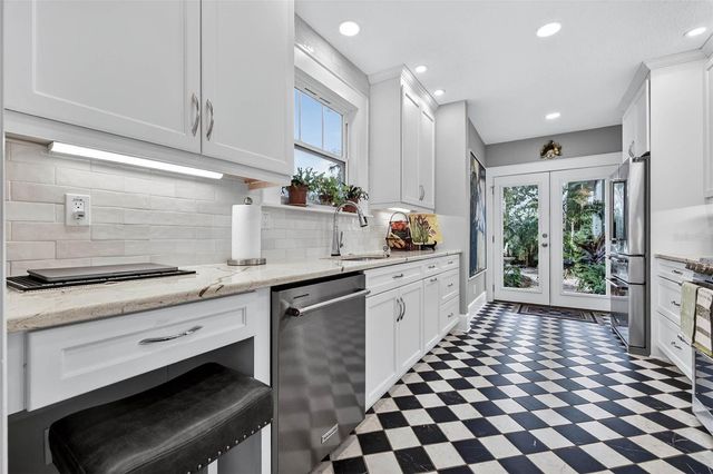 2651 3RD AVENUE N, St Petersburg, FL 33713