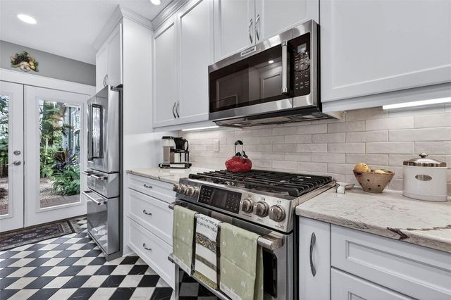 2651 3RD AVENUE N, St Petersburg, FL 33713