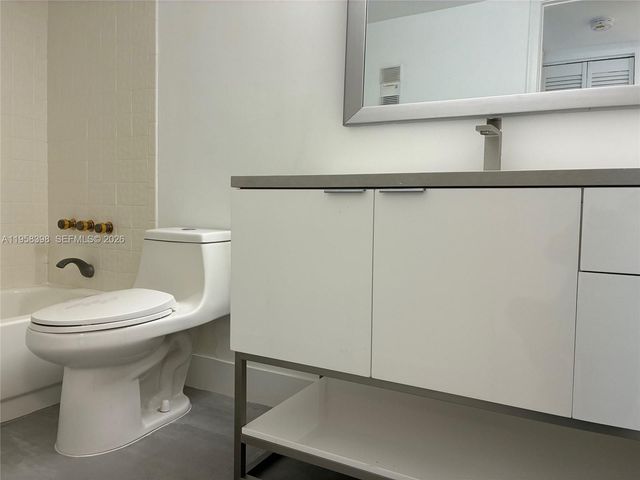7050 NW 44th St 708, Lauderhill, FL 33319