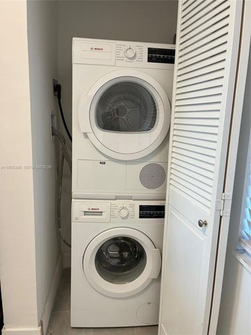 7050 NW 44th St 708, Lauderhill, FL 33319