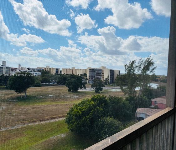 7050 NW 44th St 708, Lauderhill, FL 33319