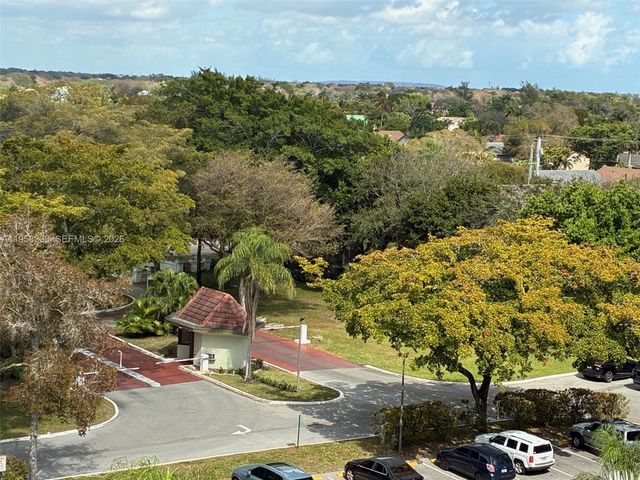 7050 NW 44th St 708, Lauderhill, FL 33319