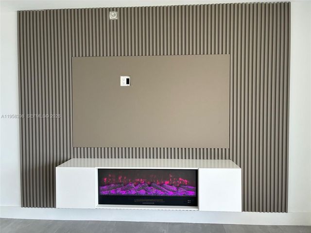 7050 NW 44th St 708, Lauderhill, FL 33319