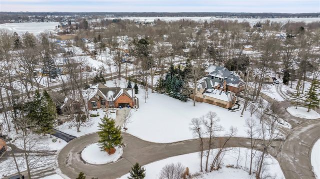 4275 Forest Valley Court Court, Waterford, MI 48328