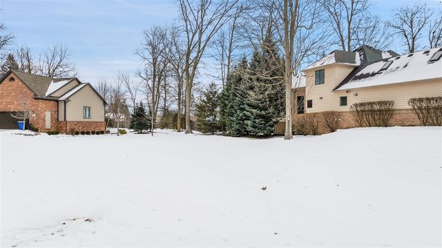 4275 Forest Valley Court Court, Waterford, MI 48328