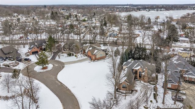 4275 Forest Valley Court Court, Waterford, MI 48328