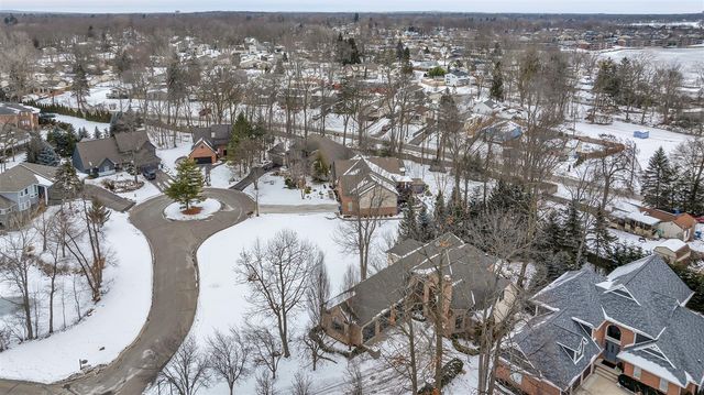 4275 Forest Valley Court Court, Waterford, MI 48328