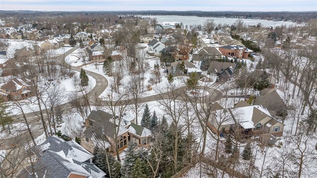 4275 Forest Valley Court Court, Waterford, MI 48328