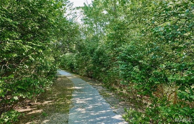 1301 Kensington Way Drive, Ellisville, MO 63011