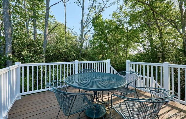 1301 Kensington Way Drive, Ellisville, MO 63011