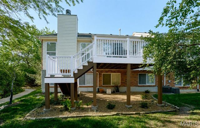1301 Kensington Way Drive, Ellisville, MO 63011