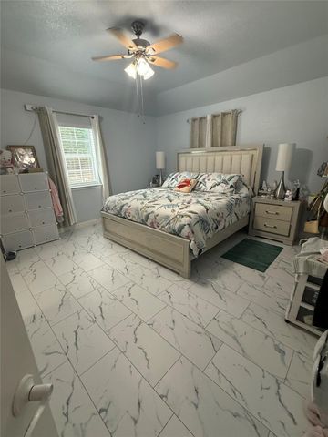 968 Red Town RD, Elgin, TX 78621