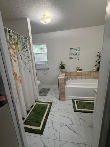 968 Red Town RD, Elgin, TX 78621