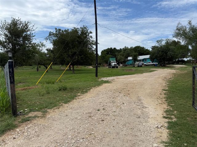 968 Red Town RD, Elgin, TX 78621