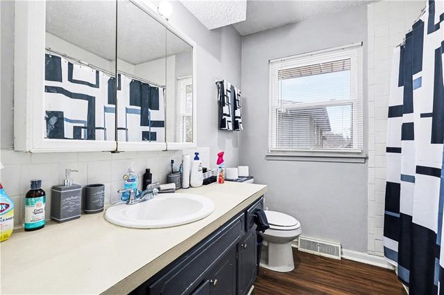 7708-7710 Kessler Lane, Overland Park, KS 66204