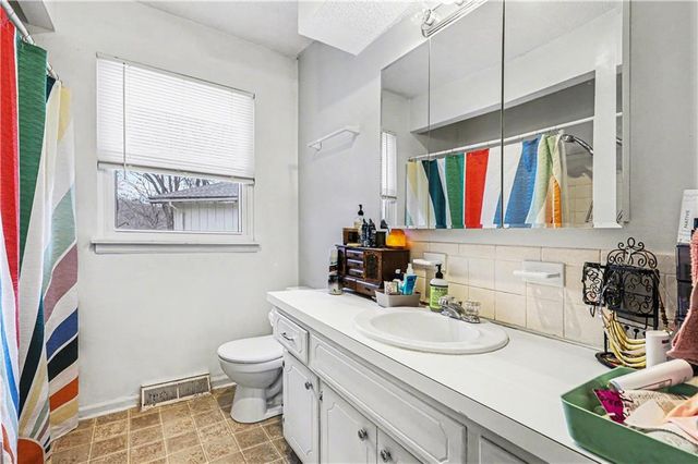 7708-7710 Kessler Lane, Overland Park, KS 66204