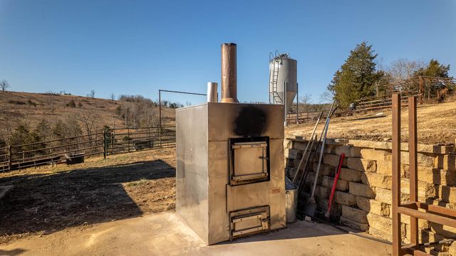 1986 County Road 504, Gainesville, MO 65655