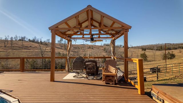 1986 County Road 504, Gainesville, MO 65655