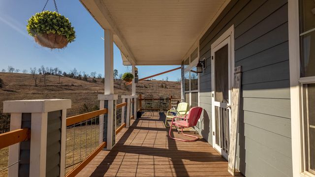 1986 County Road 504, Gainesville, MO 65655