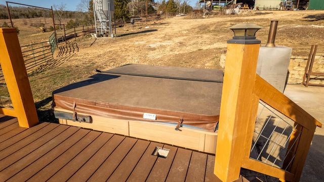 1986 County Road 504, Gainesville, MO 65655