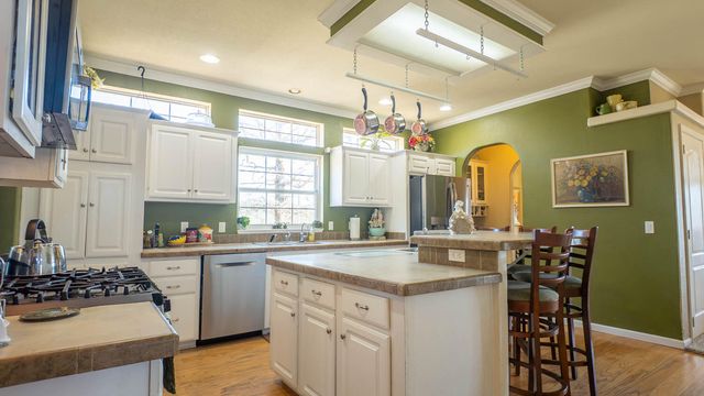 1986 County Road 504, Gainesville, MO 65655