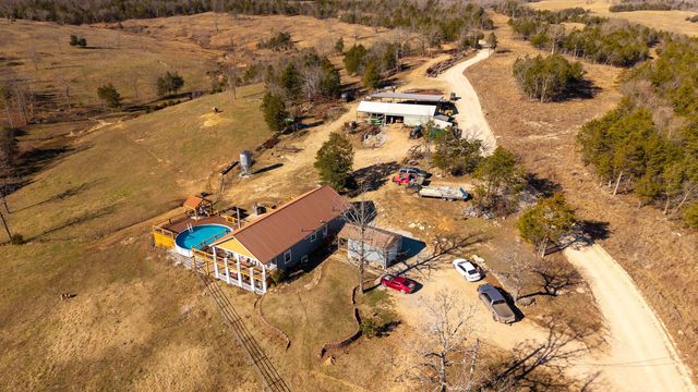 1986 County Road 504, Gainesville, MO 65655