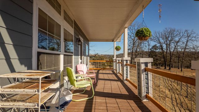 1986 County Road 504, Gainesville, MO 65655