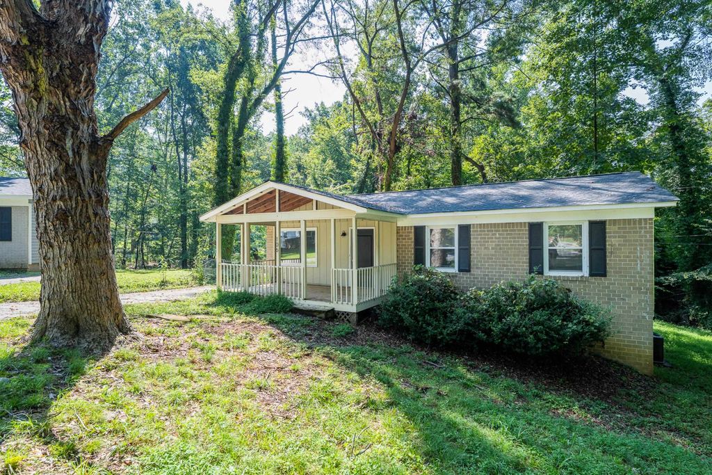 106 Carlton Court, Spartanburg, SC 29302