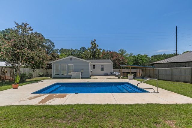103 Main Street, Ashford, AL 36312