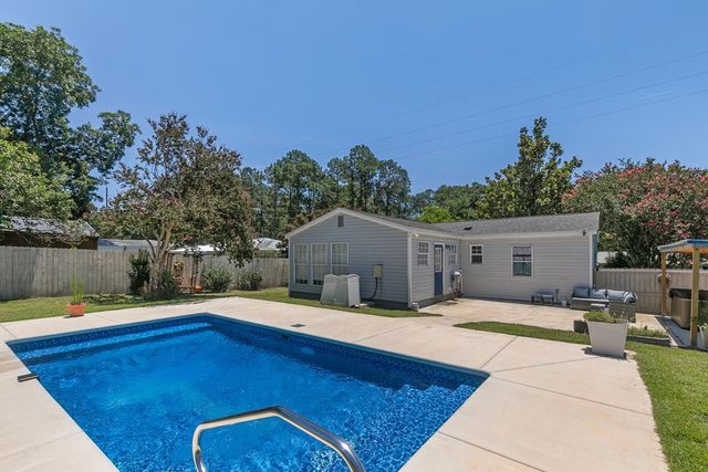 103 Main Street, Ashford, AL 36312