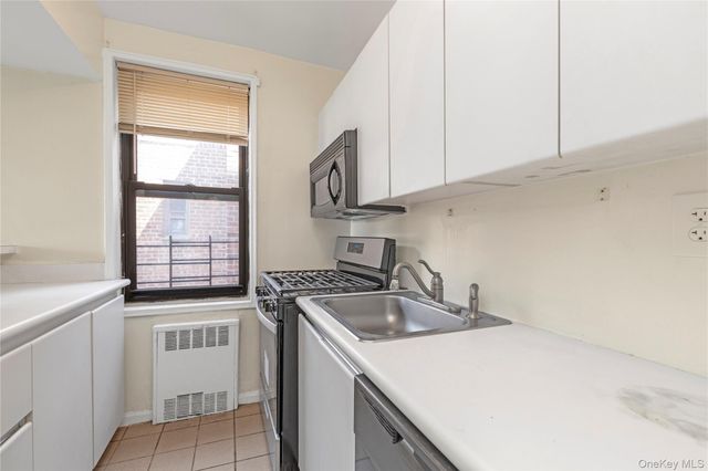150-11 72nd Road 6E, Kew Garden Hills, NY 11367