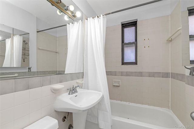 150-11 72nd Road 6E, Kew Garden Hills, NY 11367