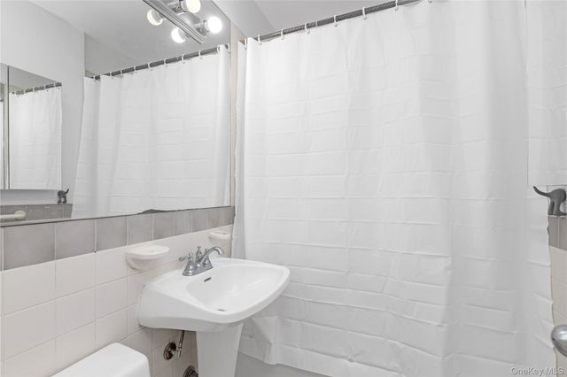 150-11 72nd Road 6E, Kew Garden Hills, NY 11367