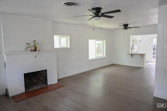 1903 3rd Street, Bakersfield, CA 93304