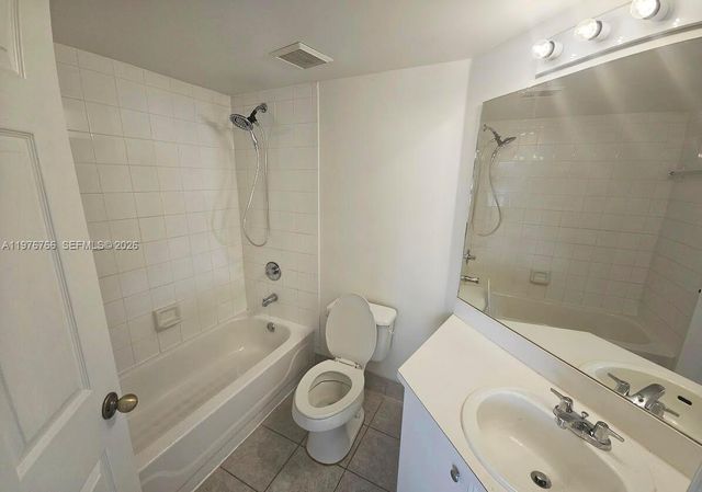 2033 SE 10th Ave 614, Fort Lauderdale, FL 33316