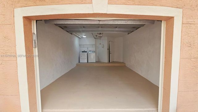 2033 SE 10th Ave 614, Fort Lauderdale, FL 33316