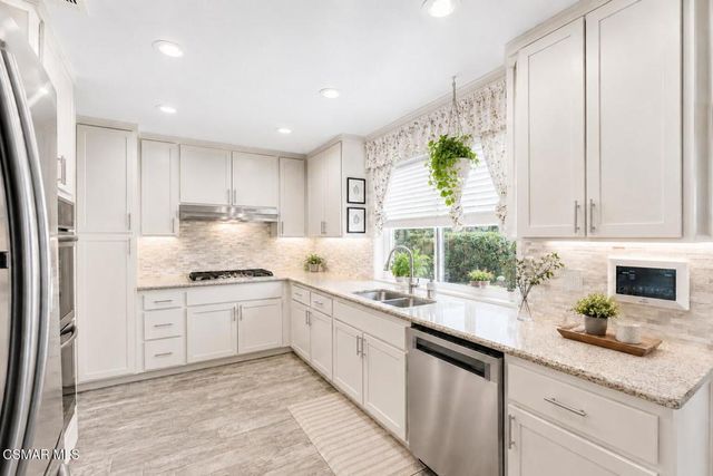 12564 Spring Creek Road, Moorpark, CA 93021