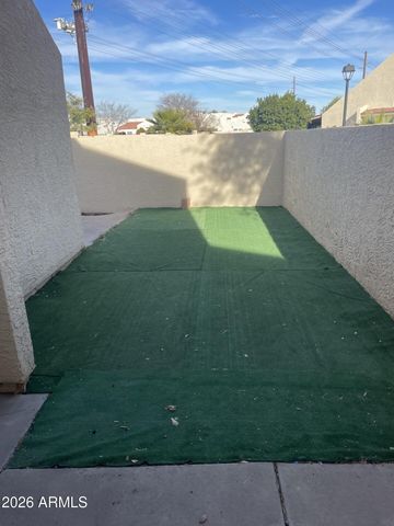 8883 N 48TH Drive, Glendale, AZ 85302