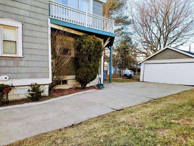 207 Elliott Avenue, Grand Haven, MI 49417